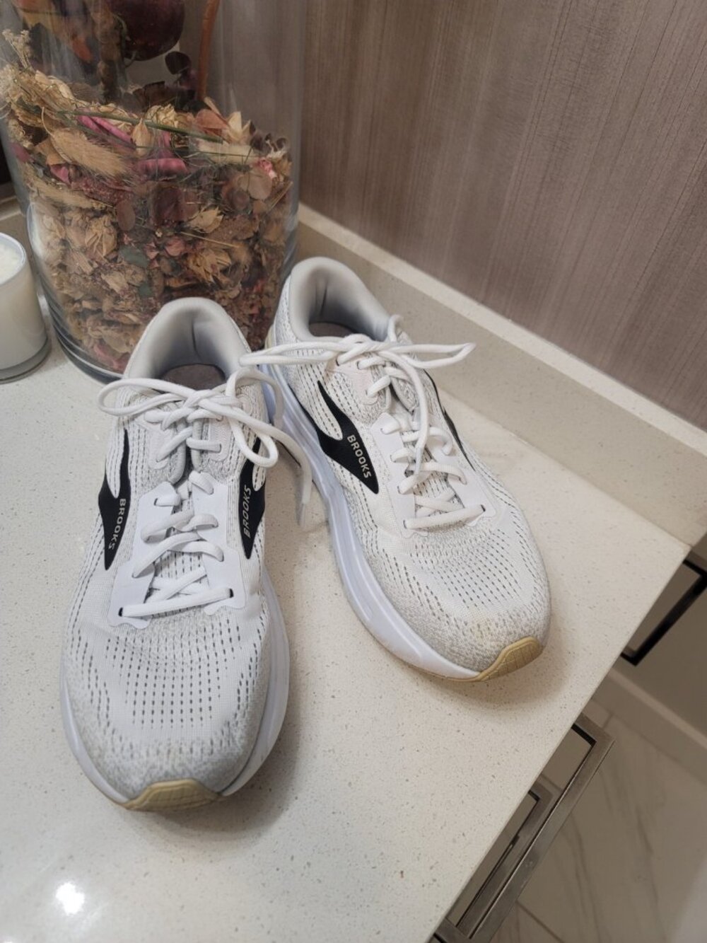 Brooks Men Ghost Max 2 1104311D126 Gray Running Shoes Sneakers Size 11.5 D